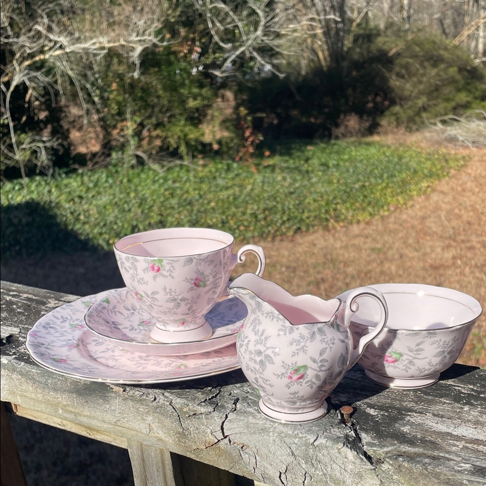 Gorgeous 5 piece pale pink fine bone china tea set by Tuscan. Made in England.